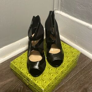 Asymmetrical Gianni black heels